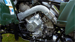 Hoch verdichteter Viertakt-Einzylindermotor mit 686 ccm